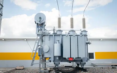 Oil-immersed power transformer