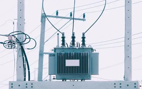 Three-phase transformer